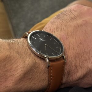 RELÓGIO BROWN FUNDO BLACK - Imagem 1